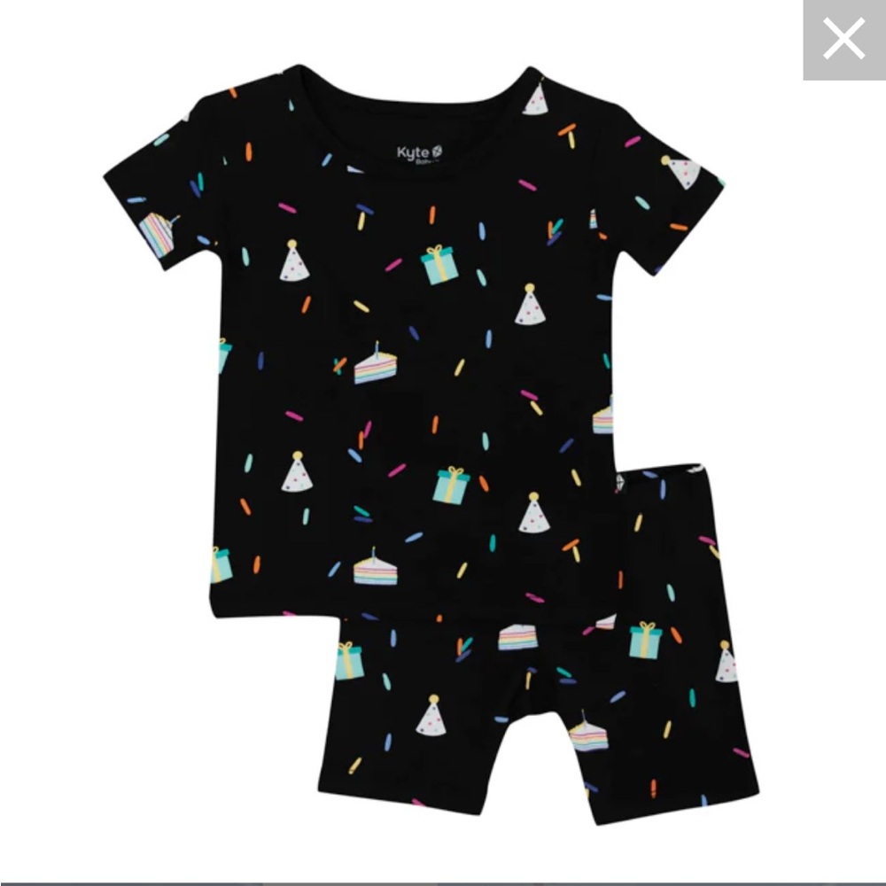 NWT Kyte Baby Short Sleeve Pajama Set in Midnight Party, size 2T